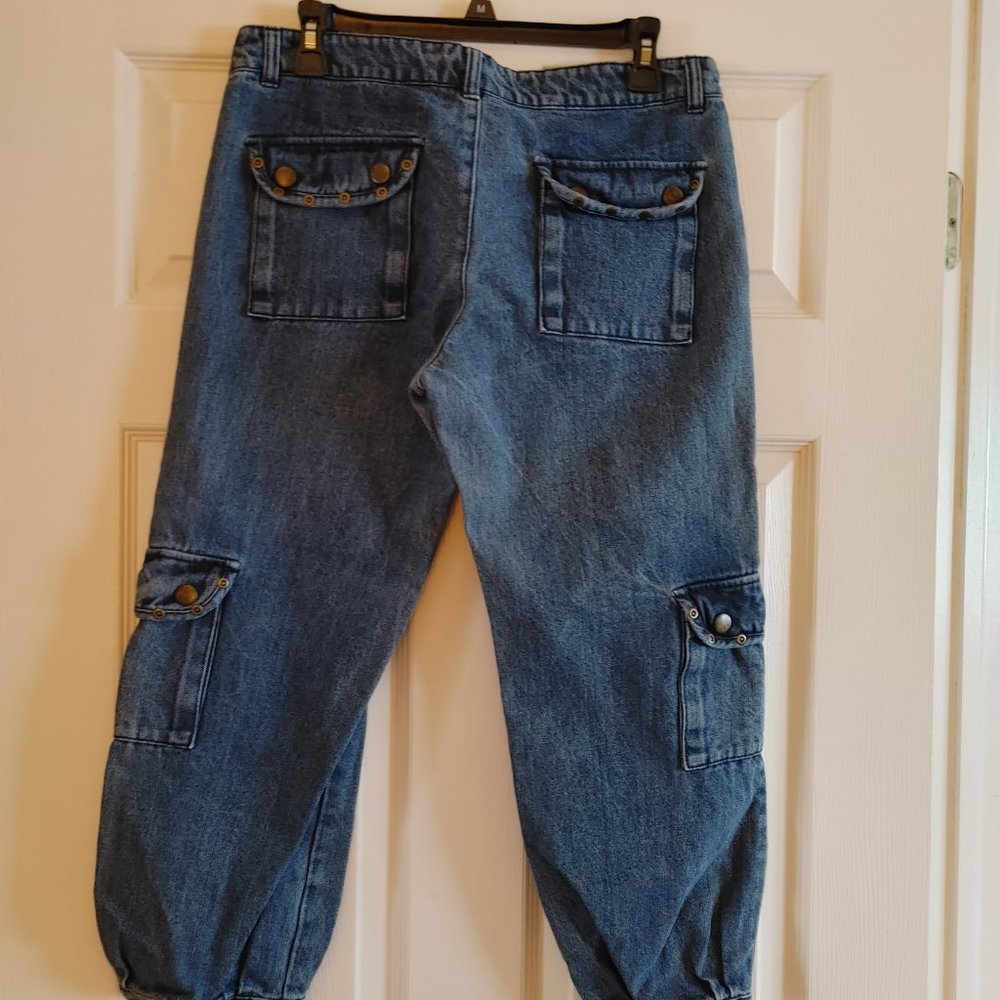 Cargo denim capris